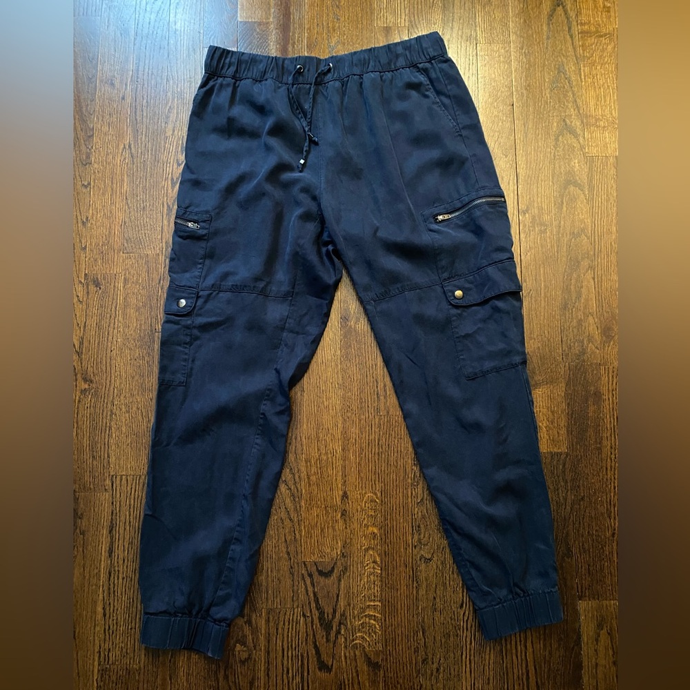 Banana Republic- joggers cargo style 100% Lyocell elastic waist navy blue M